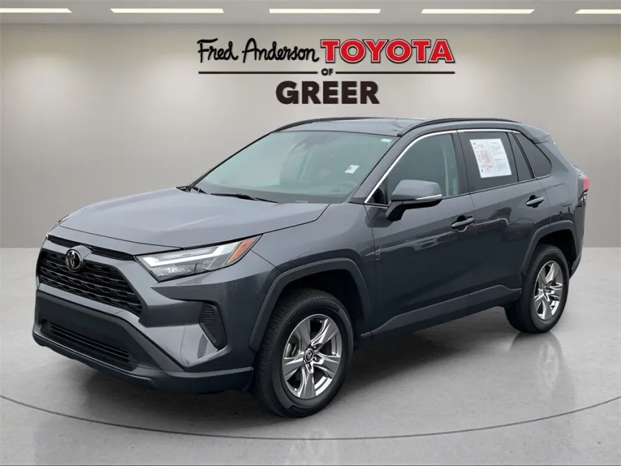 2023 Toyota RAV4 XLE photo 1