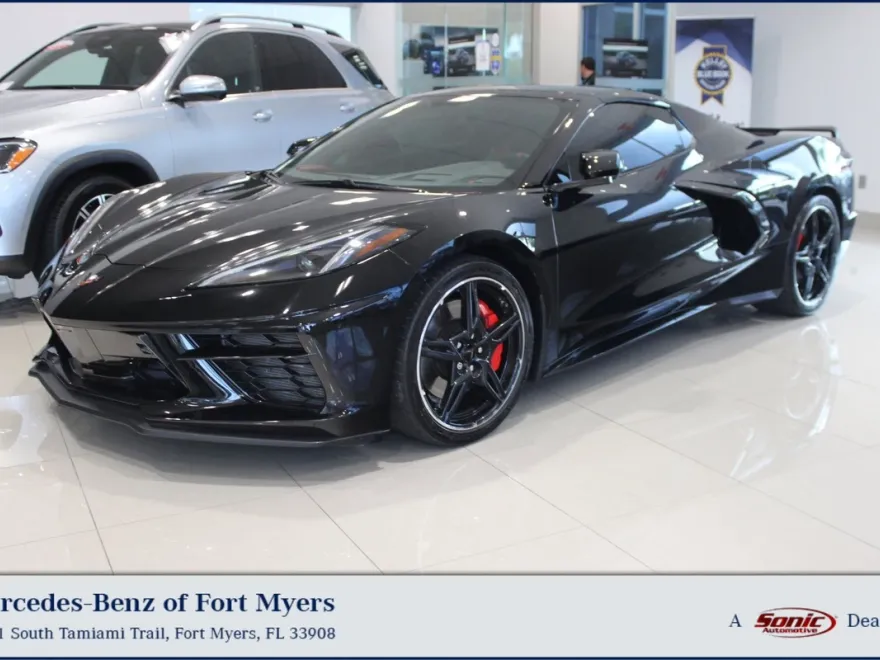 2021 Chevrolet Corvette Stingray 2LT Convertible photo 1