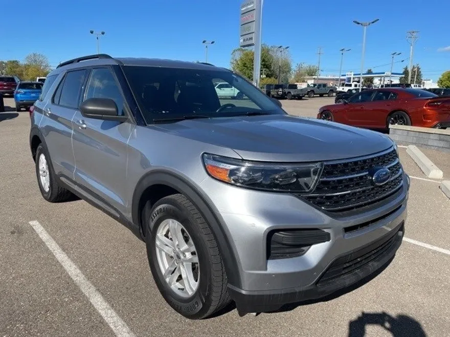 2020 Ford Explorer XLT photo 1