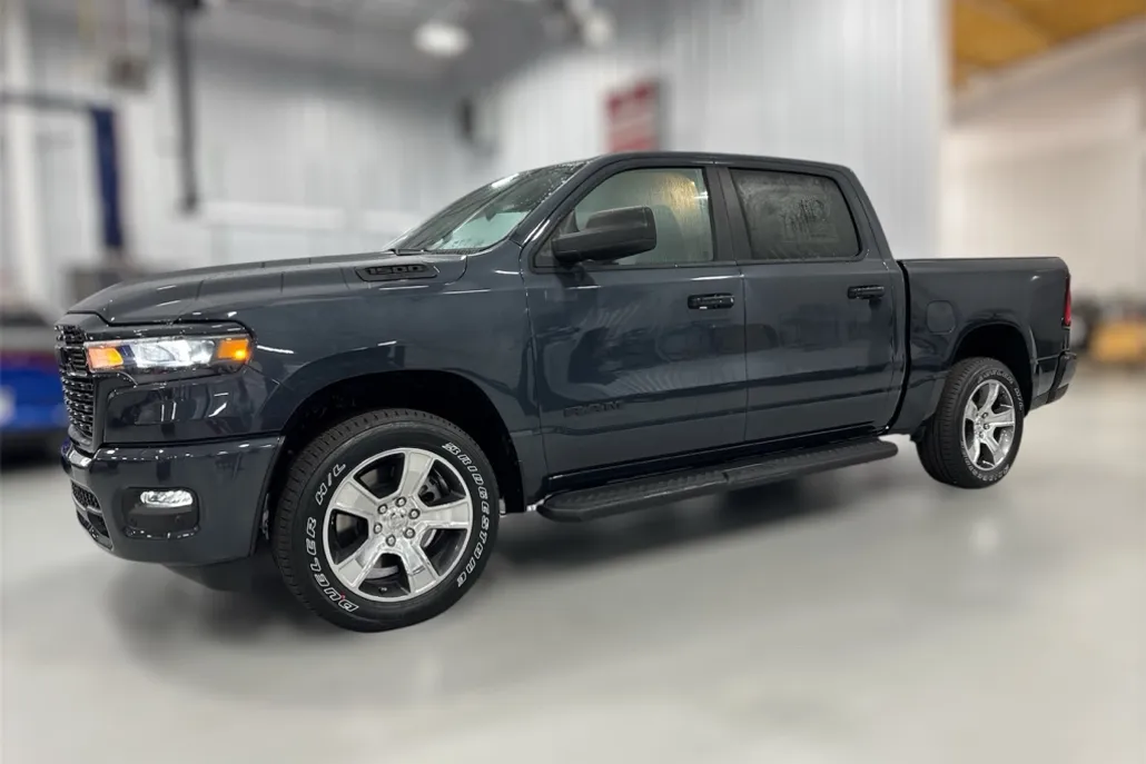 2025 Ram 1500 Tradesman photo 1