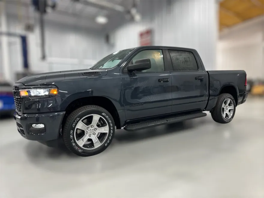 2025 Ram 1500 Tradesman photo 1