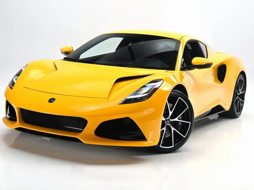 2025 Lotus Emira Base photo 1