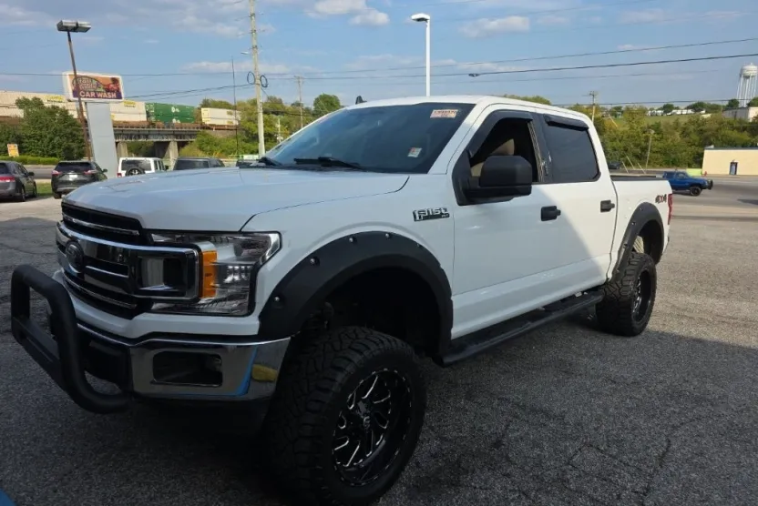 2020 Ford F-150 XLT photo 1