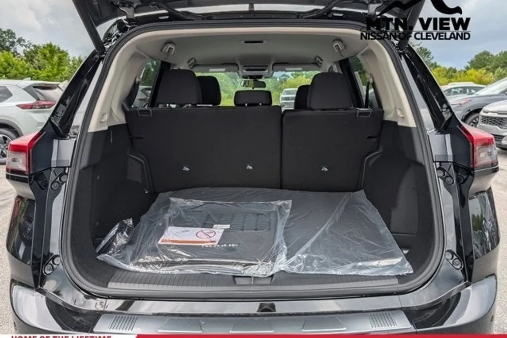 2025 Nissan Rogue SV photo 1