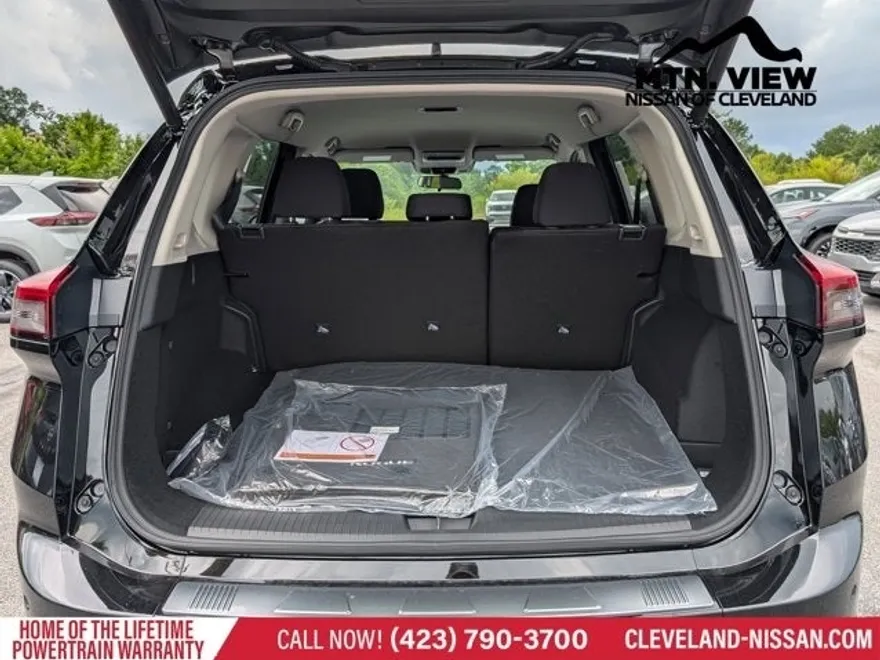 2025 Nissan Rogue SV photo 1