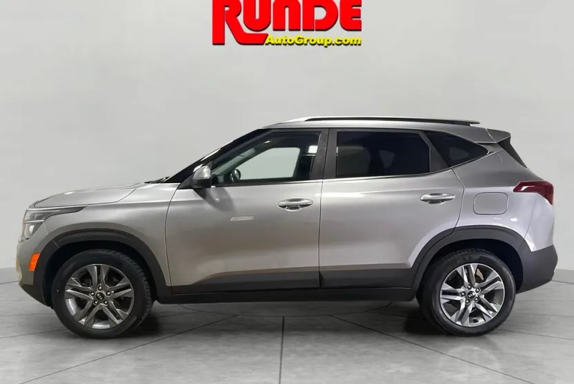 2021 Kia Seltos S photo 1