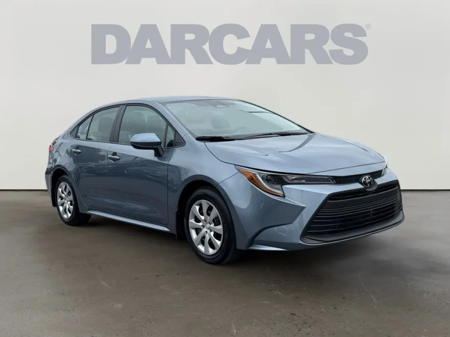 2025 Toyota Corolla LE photo 1