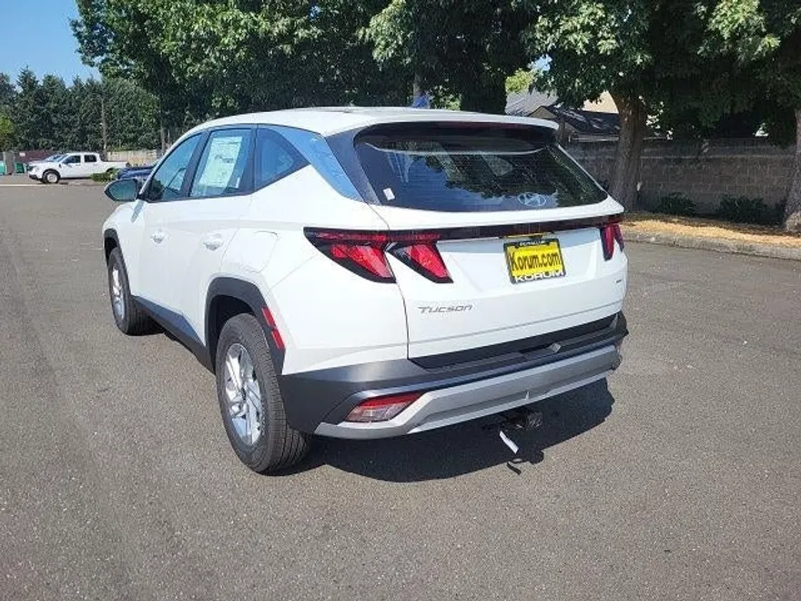 2025 Hyundai Tucson SE photo 1
