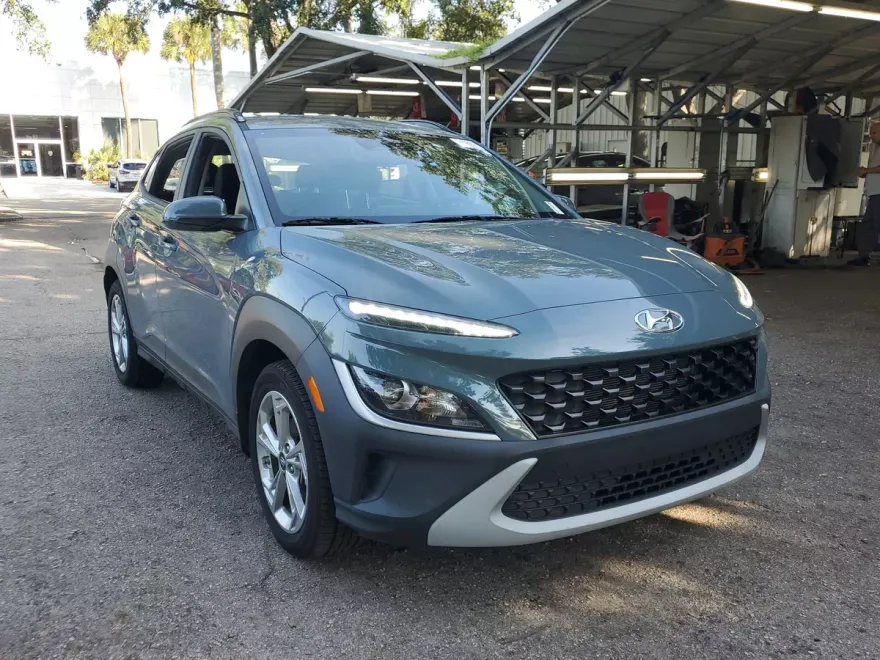 2022 Hyundai Kona SEL photo 1