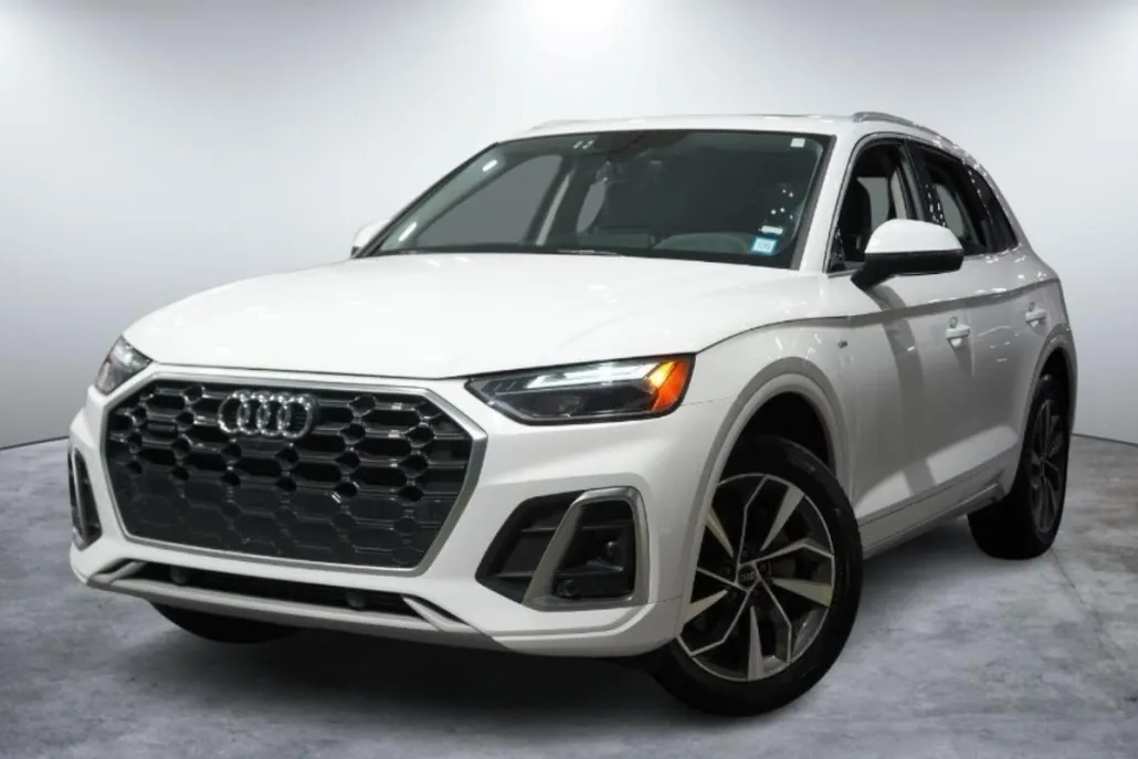 2022 Audi Q5 S line Premium Plus photo 1