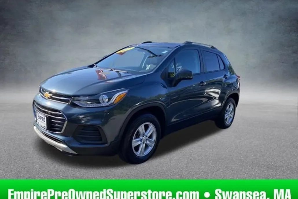 2022 Chevrolet Trax LT photo 1