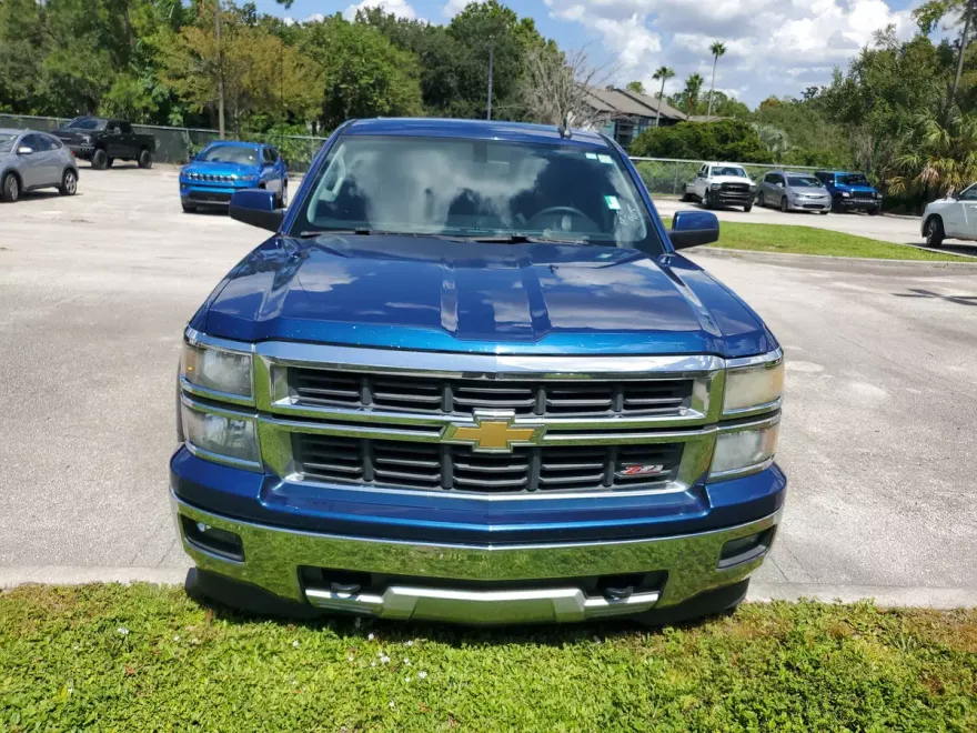 2015 Chevrolet Silverado 1500 LT photo 1