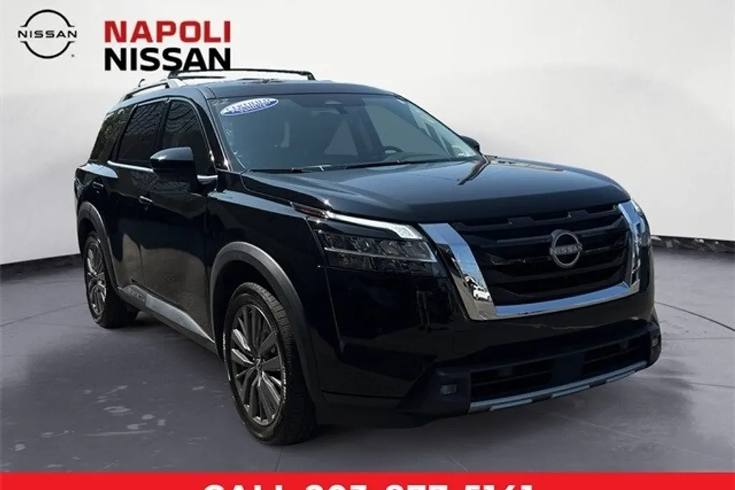 2022 Nissan Pathfinder SL photo 1