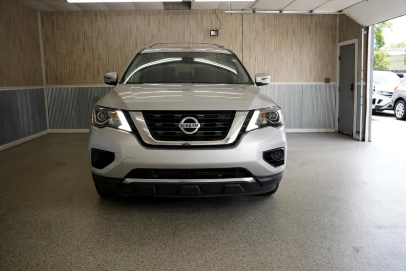 2019 Nissan Pathfinder S photo 1