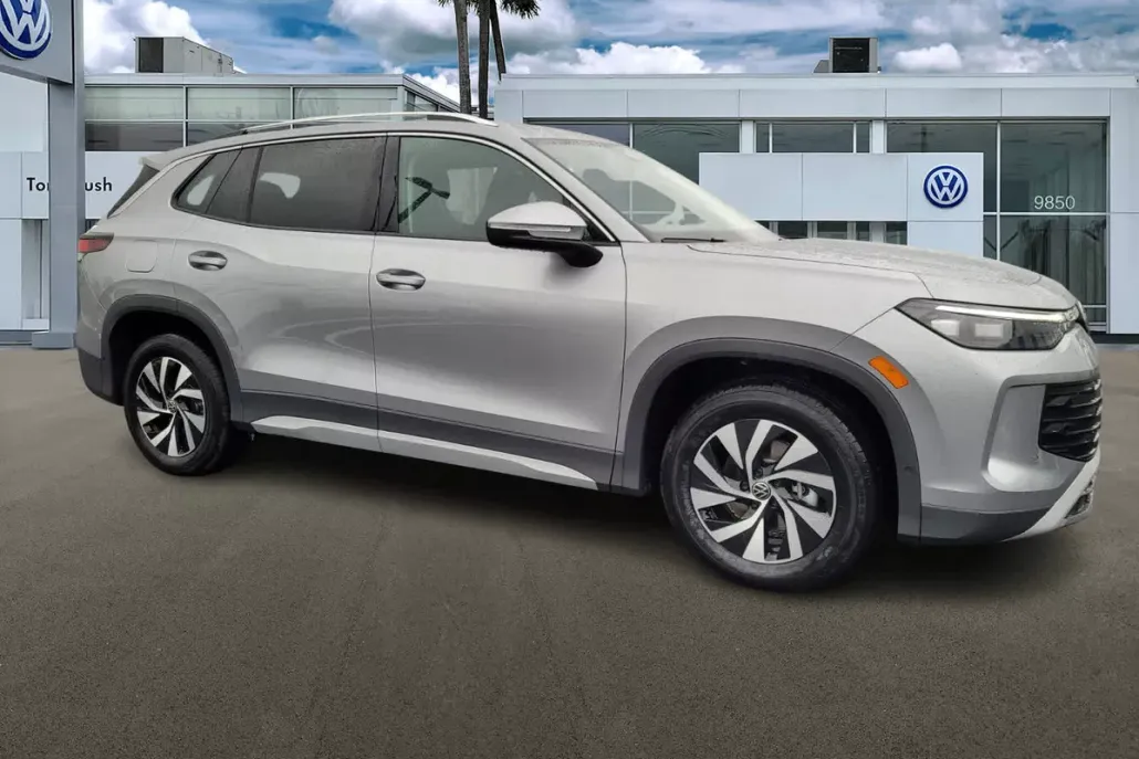 2025 Volkswagen Tiguan S photo 1