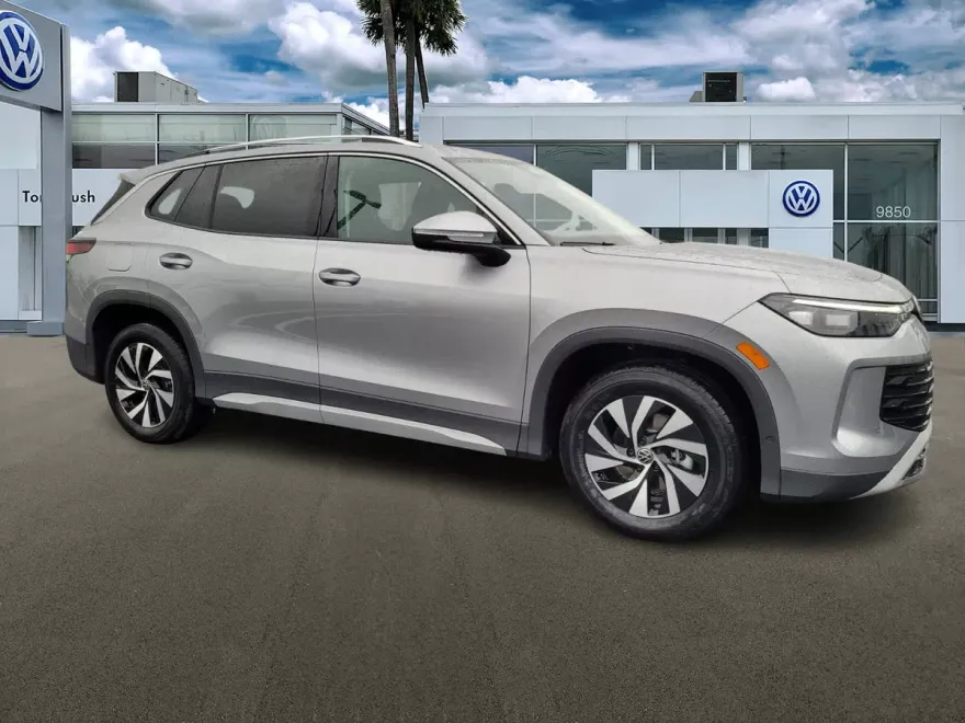 2025 Volkswagen Tiguan S photo 1