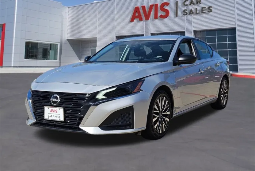 2024 Nissan Altima 2.5 SV photo 1