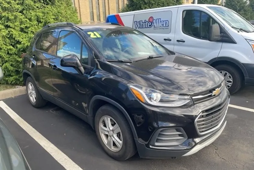 2021 Chevrolet Trax LT photo 1