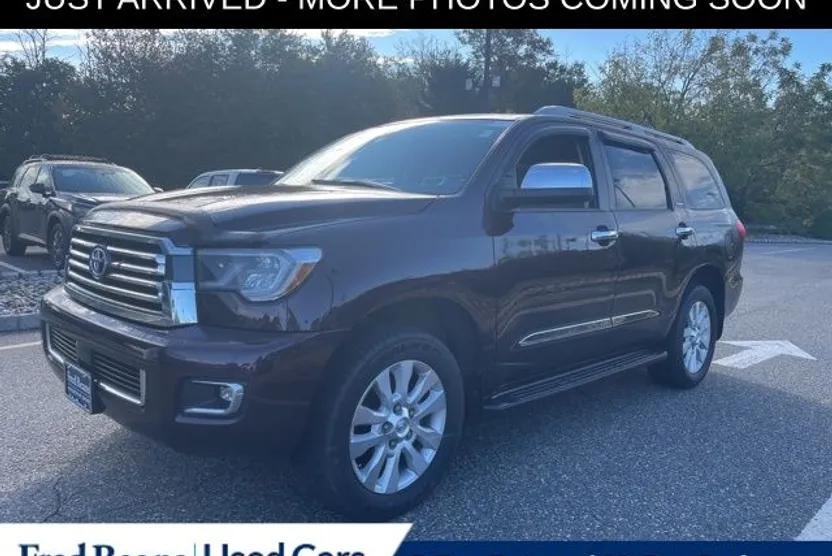 2019 Toyota Sequoia Platinum photo 1