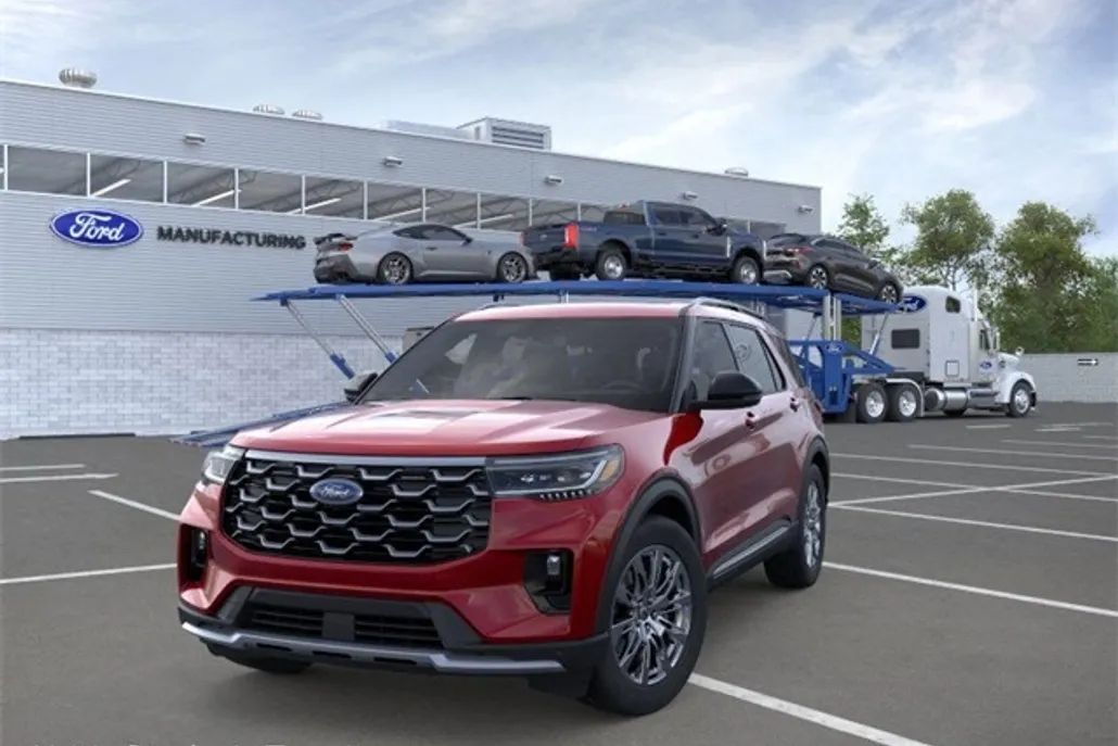 2025 Ford Explorer Platinum photo 1