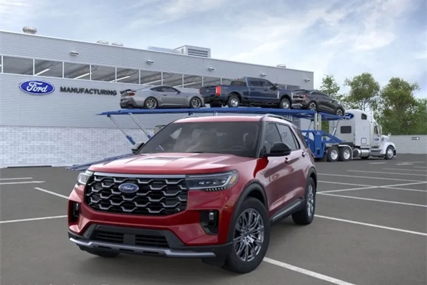 2025 Ford Explorer Platinum photo 1