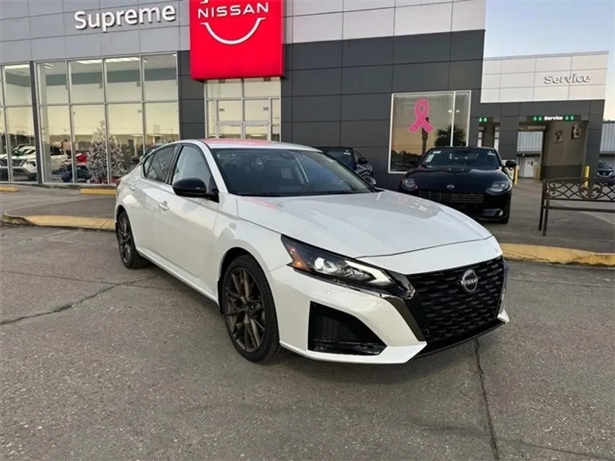 2025 Nissan Altima 2.5 SR photo 1