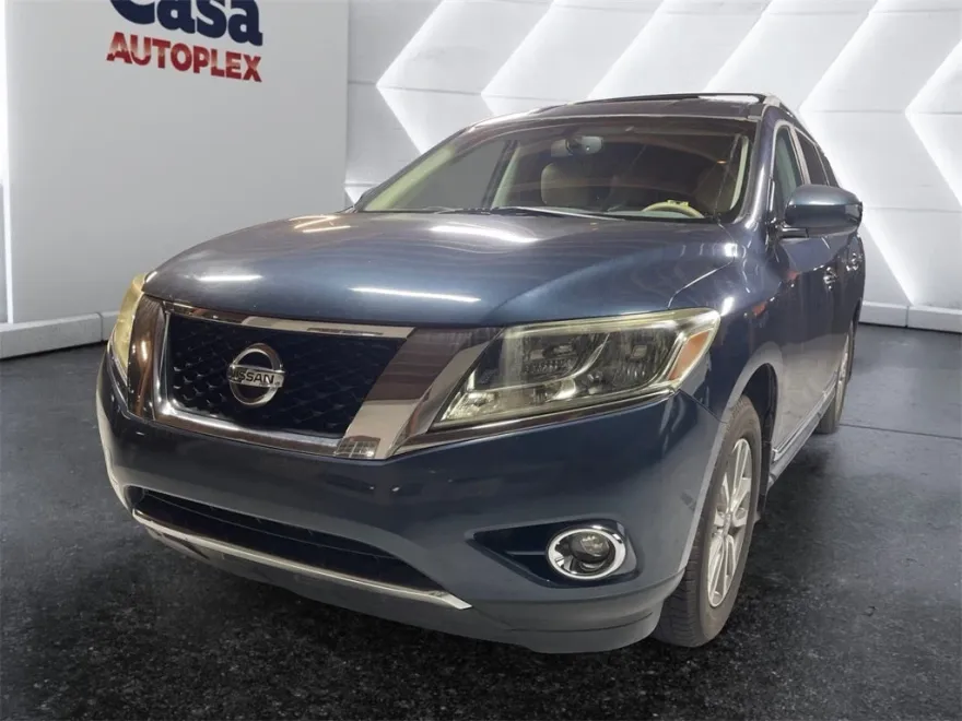 2013 Nissan Pathfinder SL photo 1