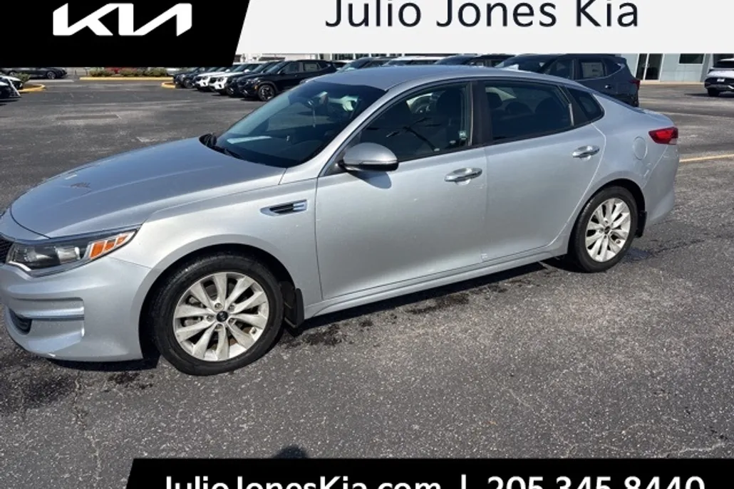 2018 Kia Optima LX photo 1