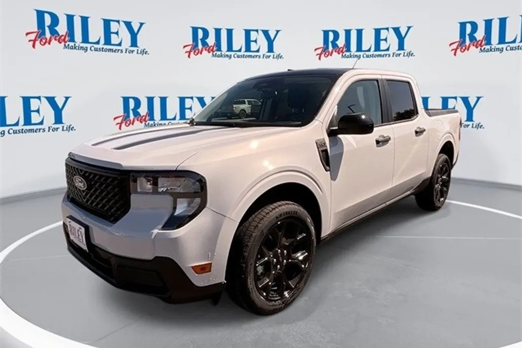 2025 Ford Maverick XLT photo 1