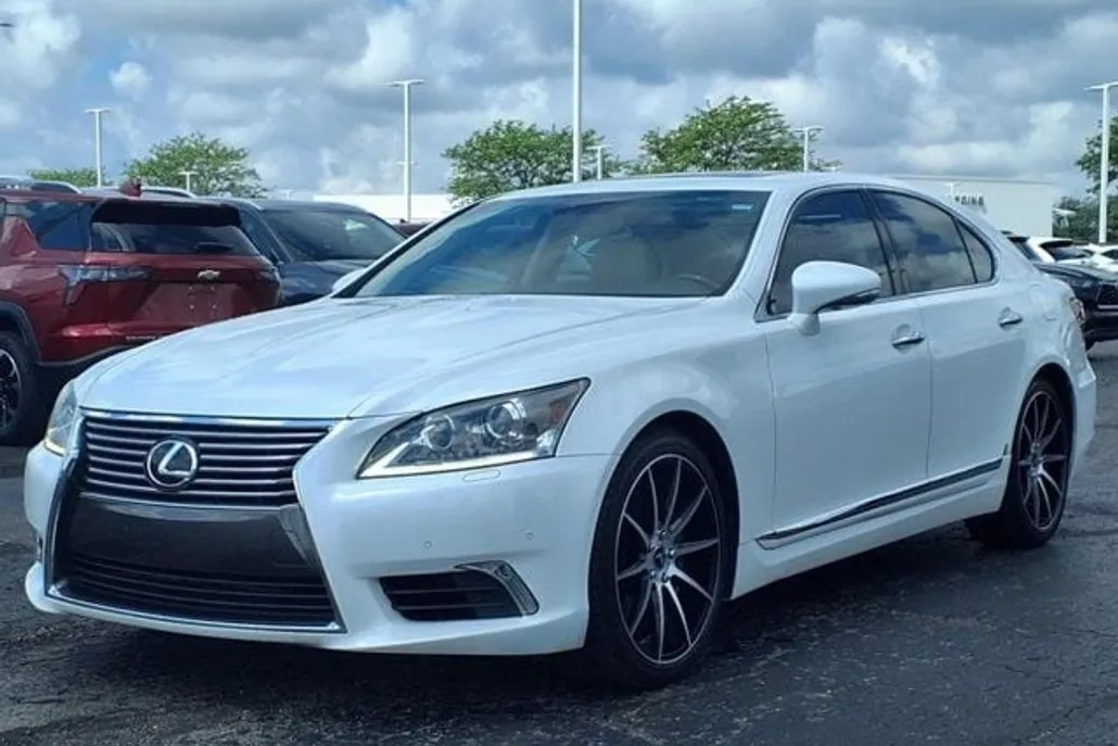 2014 Lexus LS 460 photo 1