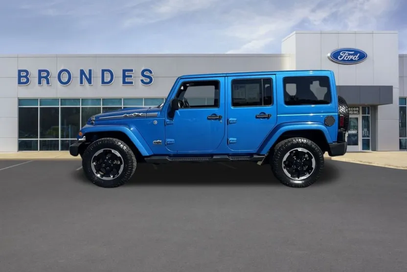 2014 Jeep Wrangler Unlimited Altitude photo 1
