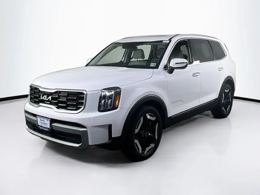 2023 Kia Telluride S photo 1