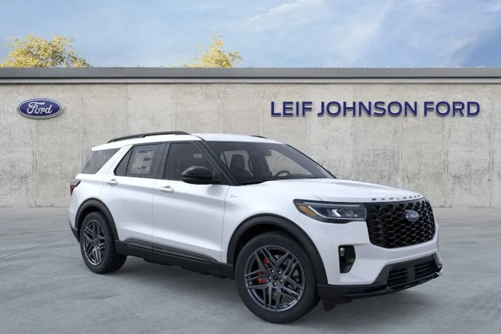 2025 Ford Explorer ST-Line photo 1