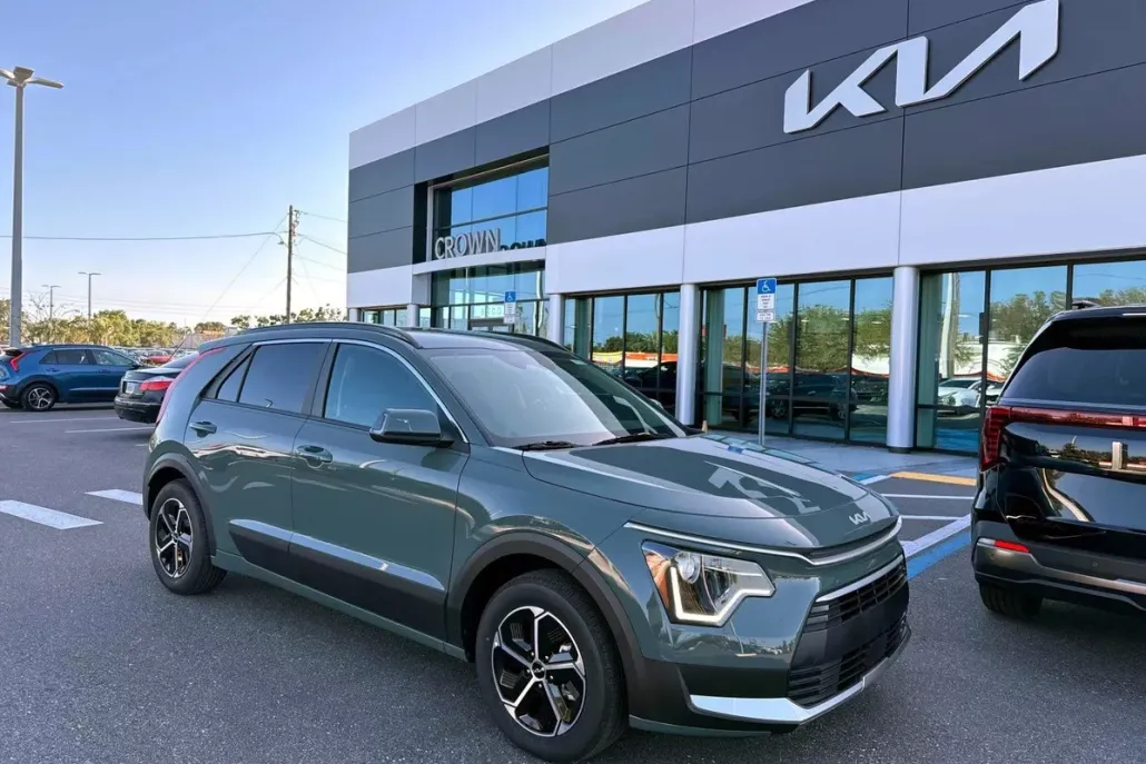 2025 Kia Niro EX photo 1