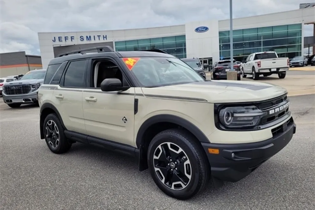2024 Ford Bronco Sport Outer Banks photo 1