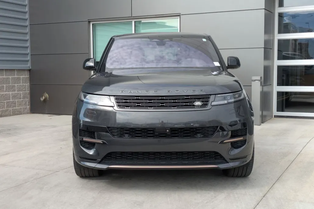 2023 Land Rover Range Rover Sport SE photo 1