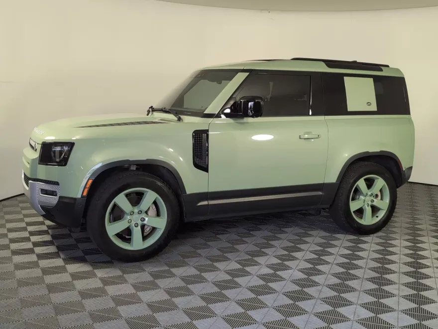 2023 Land Rover Defender photo 1