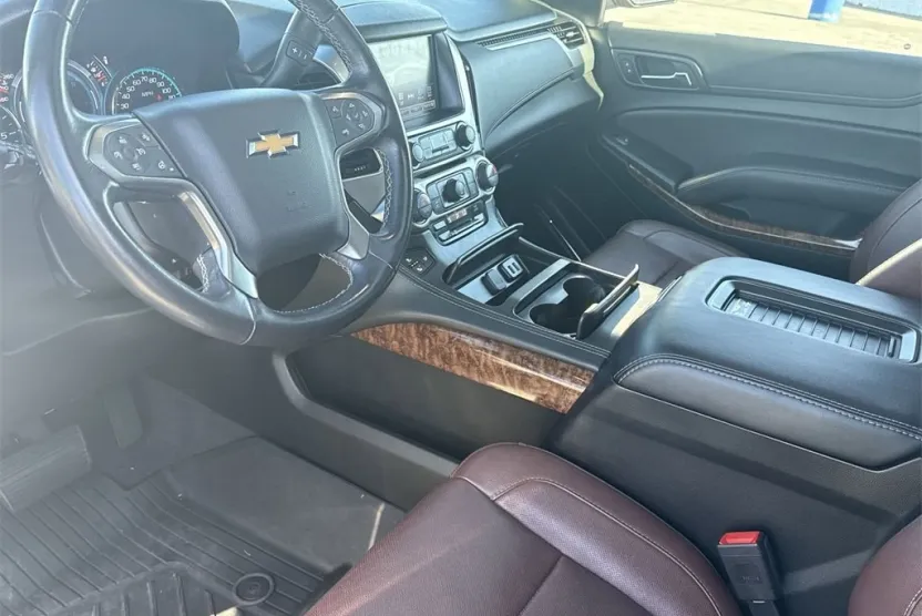 2020 Chevrolet Suburban Premier photo 1