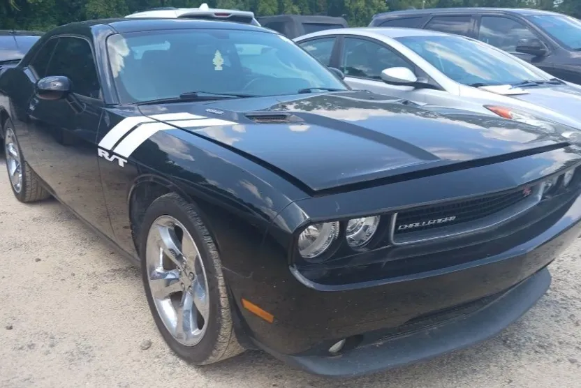 2013 Dodge Challenger R/T photo 1