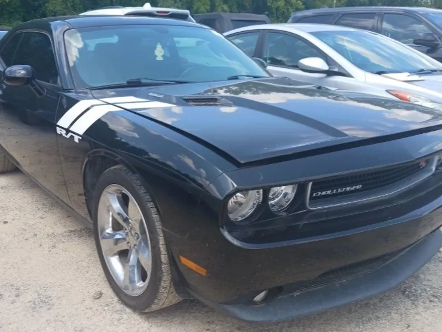 2013 Dodge Challenger R/T photo 1