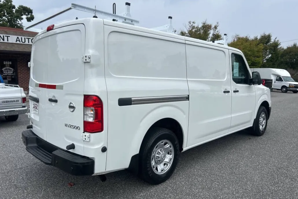 2020 Nissan NV2500 HD S photo 1