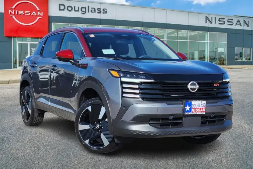 2025 Nissan Kicks SR photo 1