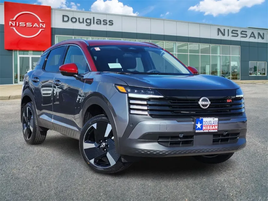2025 Nissan Kicks SR photo 1