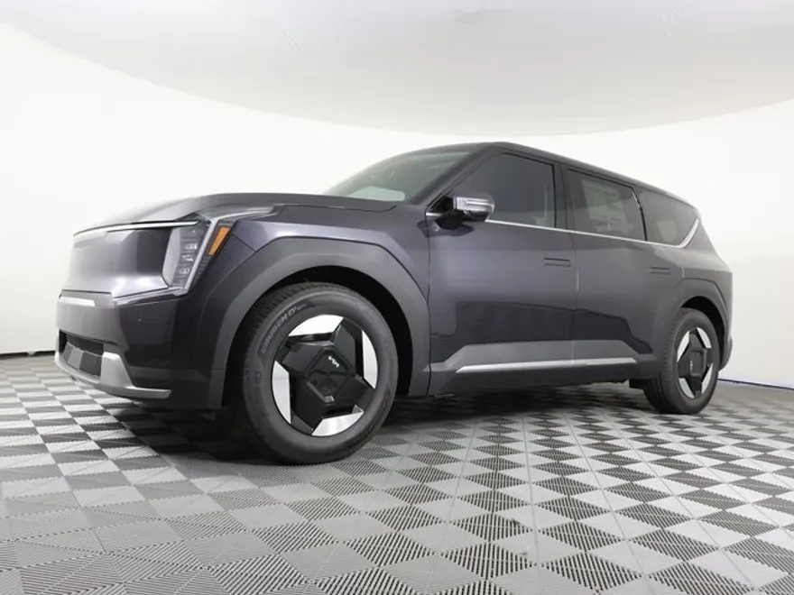 2026 Kia EV9 Light Long Range RWD photo 1