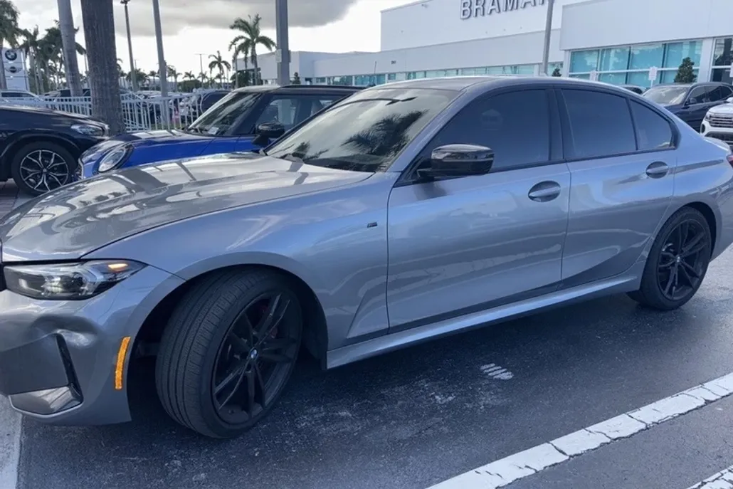 2023 Bmw 330i photo 1