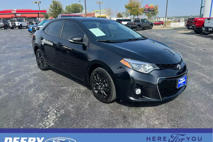 2016 Toyota Corolla S photo 1