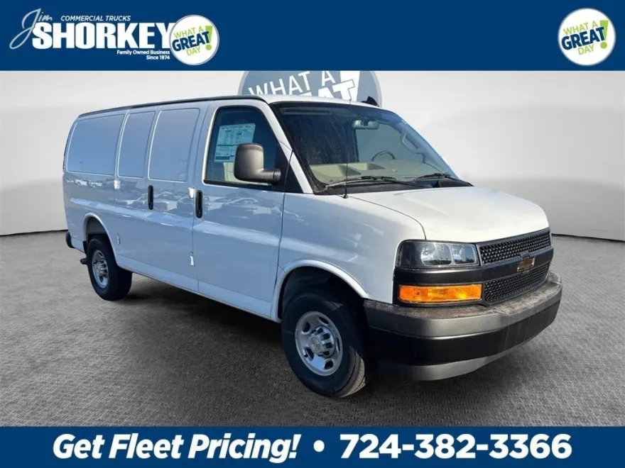 2025 Chevrolet Express Cargo 3500 photo 1