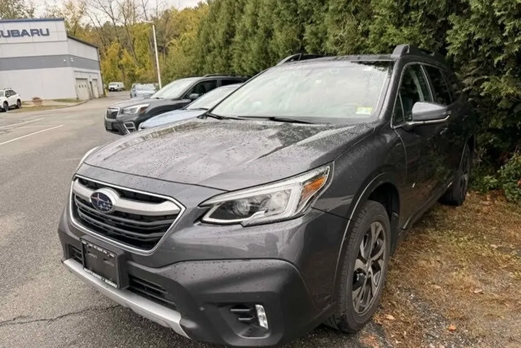 2020 Subaru Outback Limited photo 1