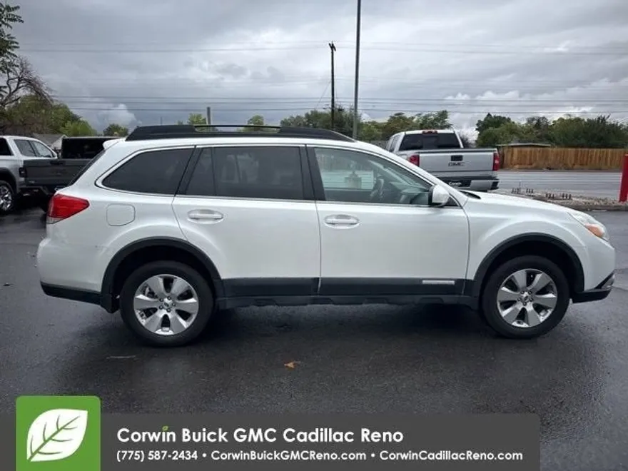 2012 Subaru Outback 3.6R Limited photo 1