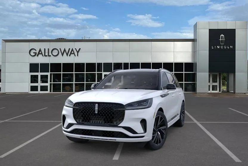 2025 Lincoln Aviator Black Label photo 1
